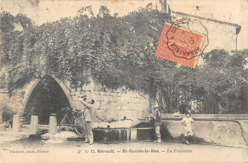 Carte postale ancienne Herault Saint Genies Le Bas La Fontaine