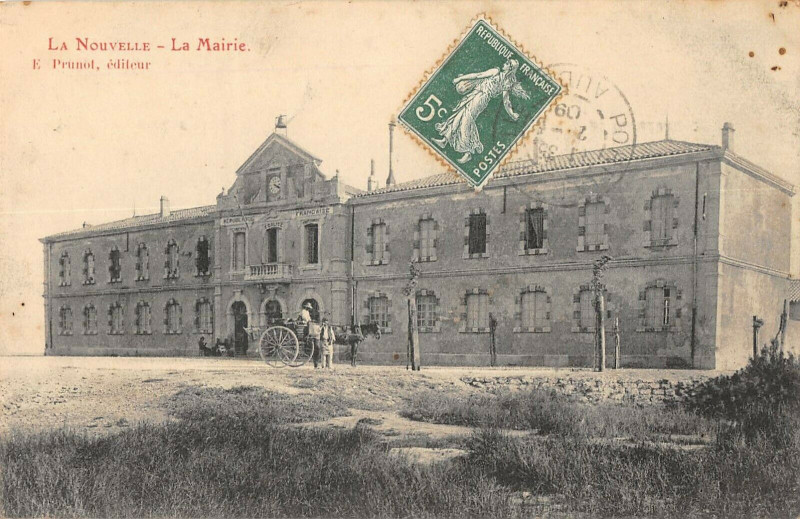 Carte postale ancienne La Nouvelle La Mairie