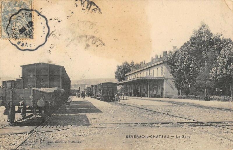 Carte postale ancienne Severac Le Chateau Gare (Train