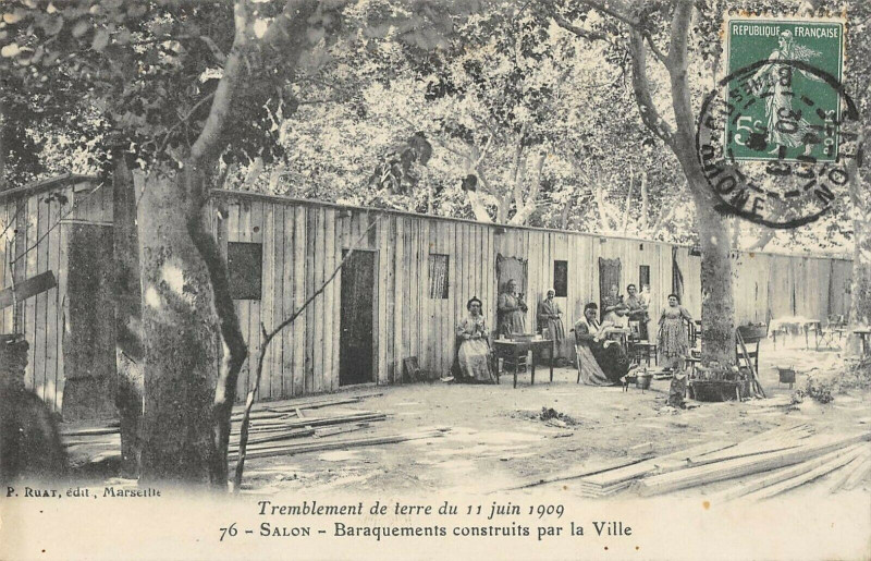 Carte postale ancienne Salon Baraquements Construits Par La Ville