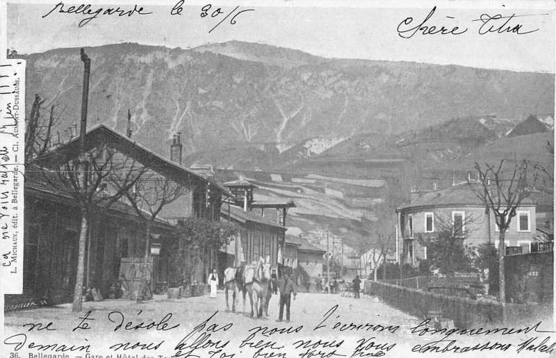 Carte postale ancienne Bellegarde Ain Gare Et Hotel Des Touristes