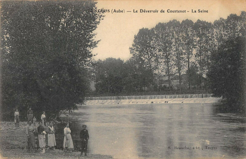 Carte postale ancienne Lenclot Le Deversoir De Courtenot La Seine à Courtenot