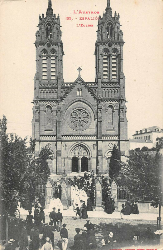 Carte postale ancienne Espalion L'Eglise à Espalion