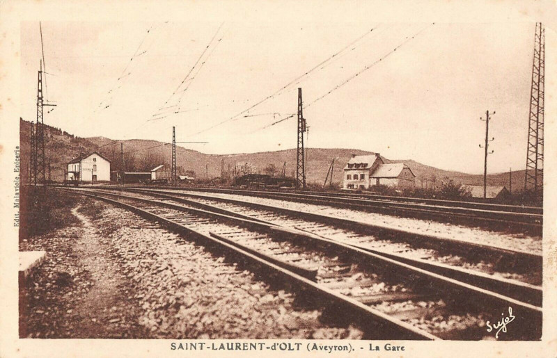 Carte postale ancienne Saint Laurent D'Olt La Gare à Saint-Laurent-d'Olt