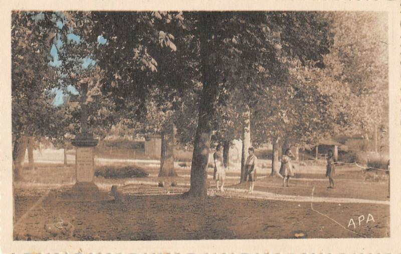 Carte postale ancienne Claunhac Aveyron Le Foirail