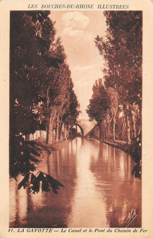 Carte postale ancienne La Gavotte Le Canal Et Pont Du Chemin De Fer