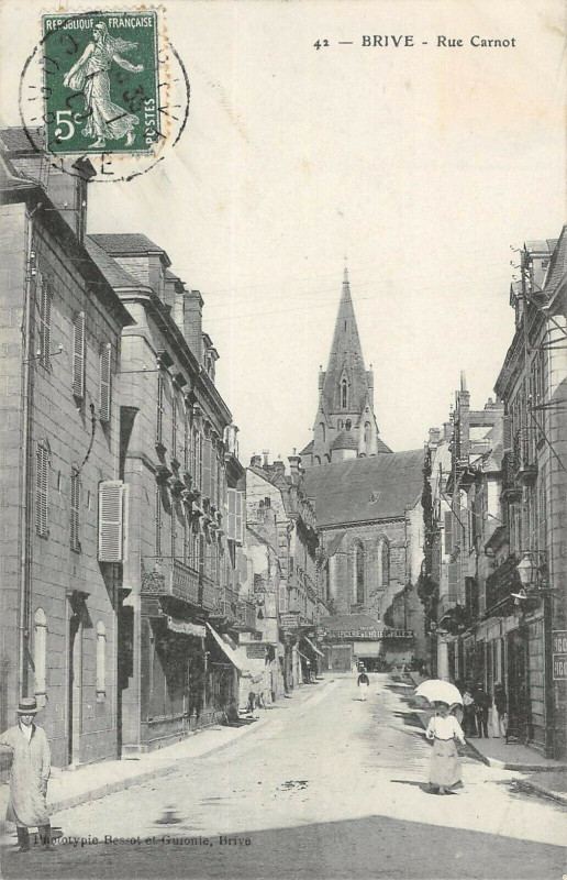 Carte postale ancienne Brive Rue Carnot