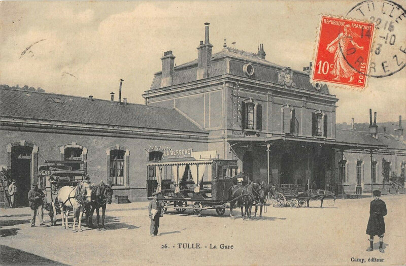 Carte postale ancienne Tulle La Gare à Tulle
