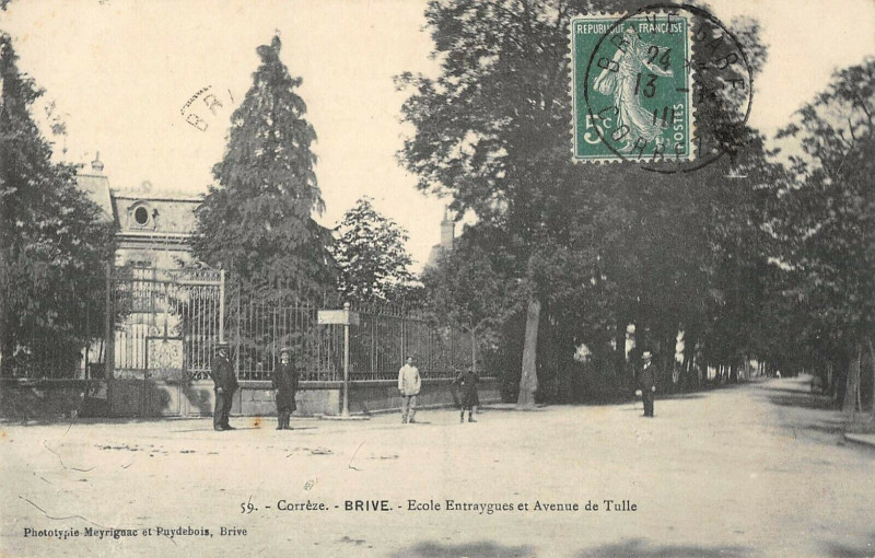 Carte postale ancienne Brive Ecole Entraygues Et Avenue De Tulle à Tulle