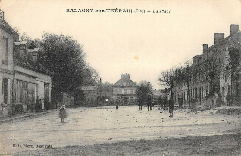 Carte postale ancienne Balagny Sur Therain La Place à Lagny