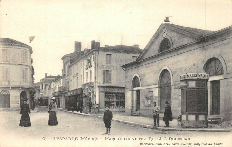 Carte postale ancienne Lesparre Marche Couvert Et Rue Jean Jacques Rousseau