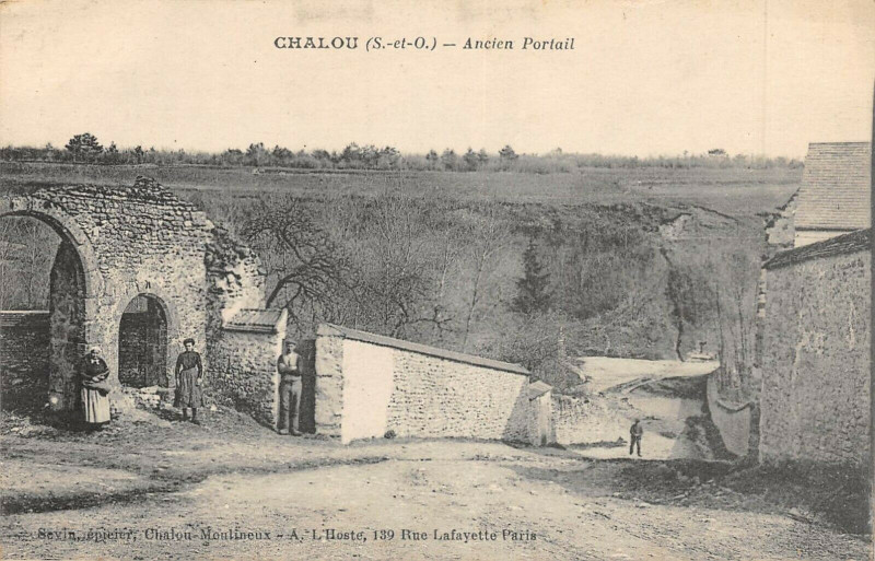 Carte postale ancienne Chalou Ancien Portail