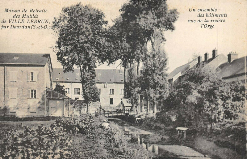 Carte postale ancienne Maison De Retraite Des Mutiles De Ville Lebrun Un Ensemble Des Batiments