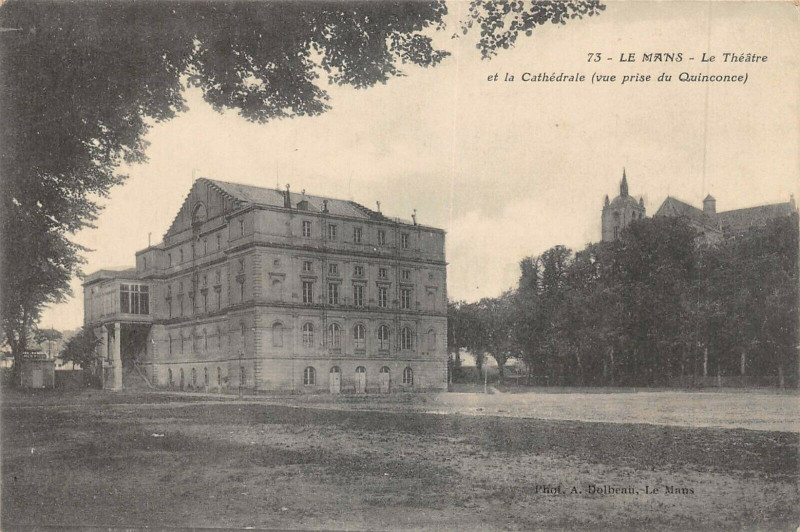 Carte postale ancienne Le Mans Le Theatre Et Cathedrale au Mans