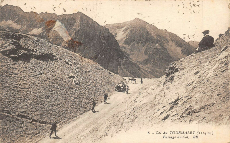 Carte postale ancienne Col Du Tourmalet Passage Du Col