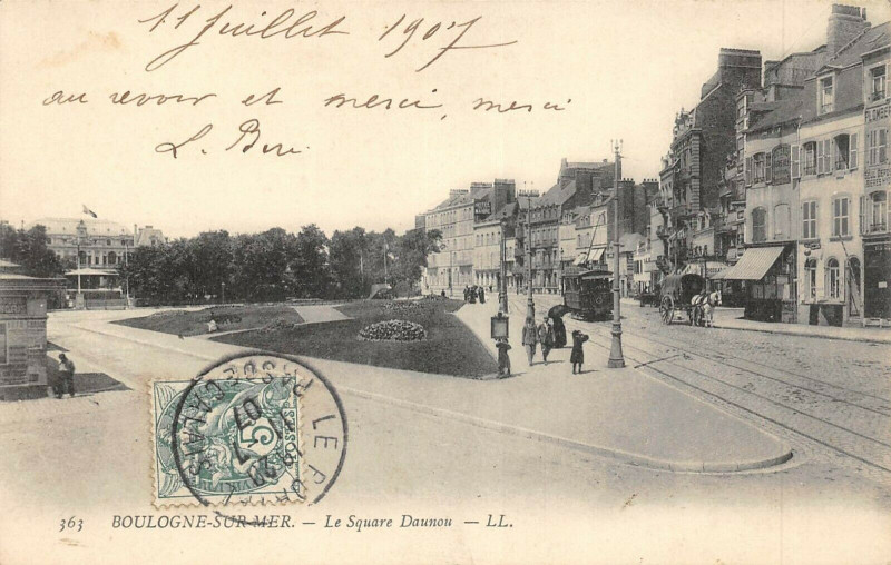 Carte postale ancienne Boulogne Sur Mer Le Square Daunou à Boulogne-sur-Mer
