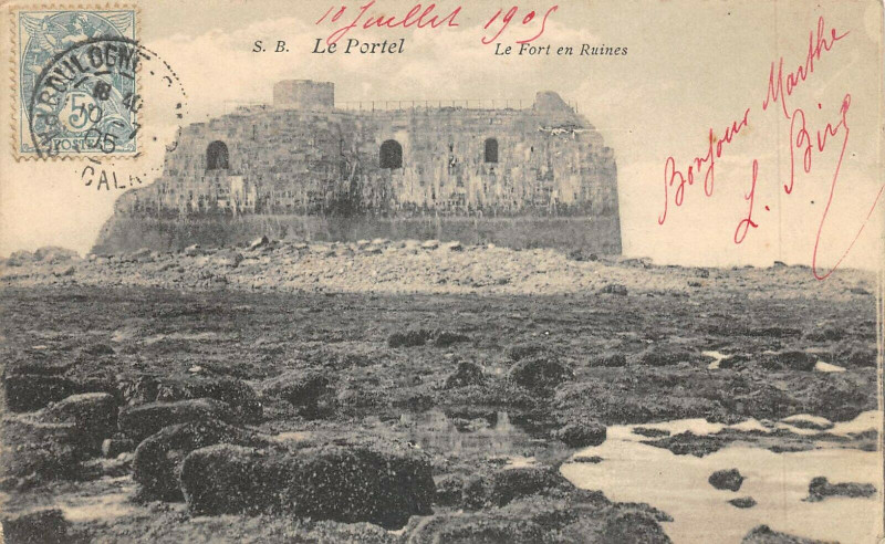Carte postale ancienne Le Portel Le Fort En Ruines au Portel