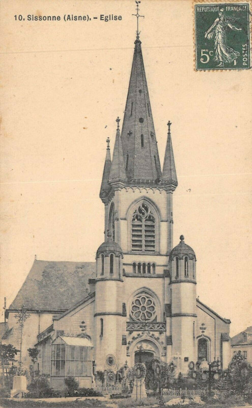 Carte postale ancienne Sissonne Eglise à Sissonne