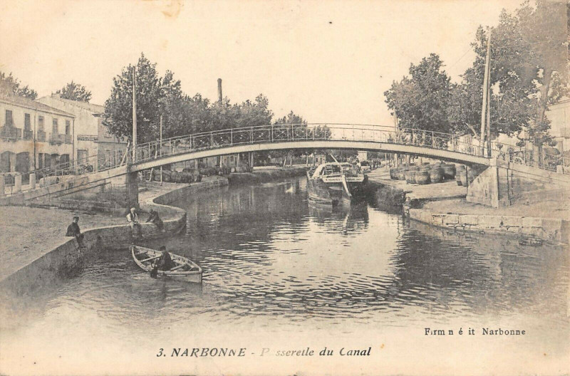 Carte postale ancienne Narbonne Passerelle Du Canal à Narbonne