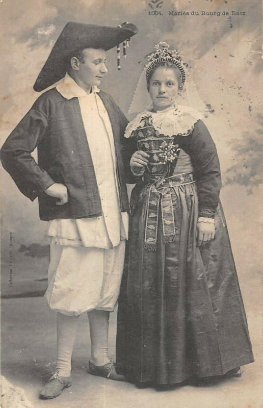 Carte postale ancienne Maries De Bourg De Batz