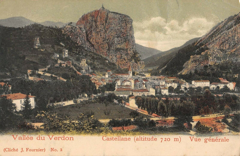 Carte postale ancienne Vallee Du Verdon Castellane Vue Generale à Castellane
