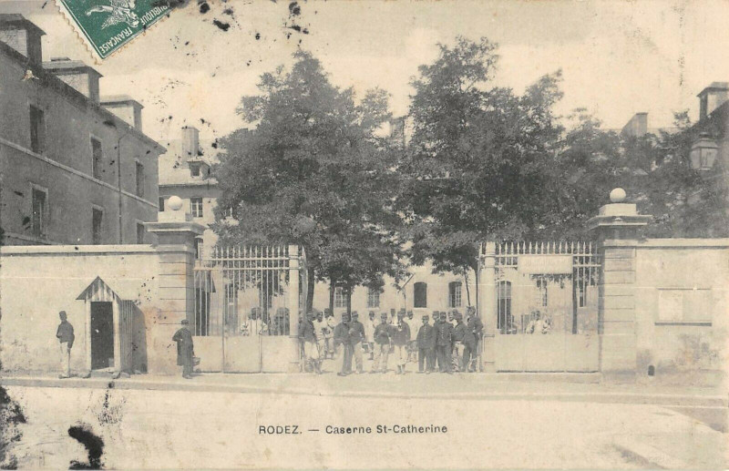 Carte postale ancienne Rodez Caserne Sainte Catherine à Rodez