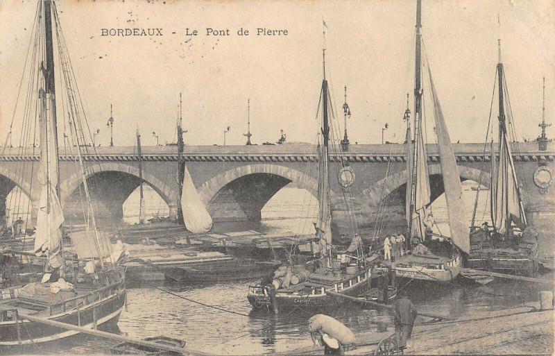 Carte postale ancienne Bordeaux Le Pont De Pierre à Bordeaux