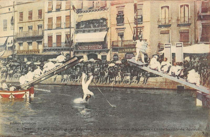 Carte postale ancienne Cette Joutes Setoises Chute Terrible Du Jouteur