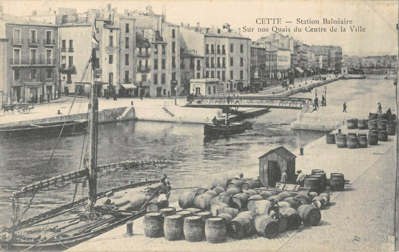 Carte postale ancienne Cette Sur Nos Quais Du Centre De La Ville