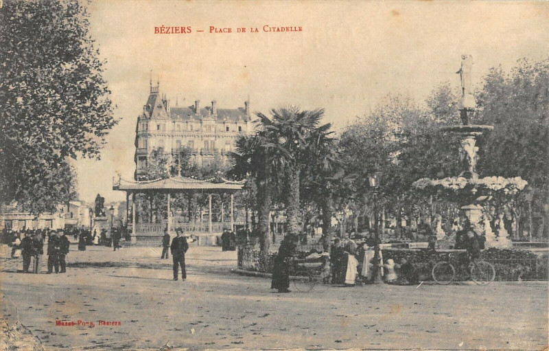Carte postale ancienne Beziers Place De La Citadelle à Béziers