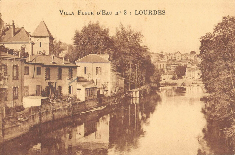 Carte postale ancienne Lourdes Villa Fleur D'Eau à Lourdes
