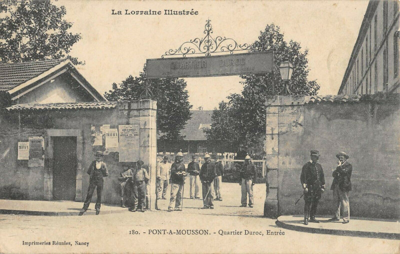 Carte postale ancienne Pont A Mousson Quartier Duroc Entree à Mousson