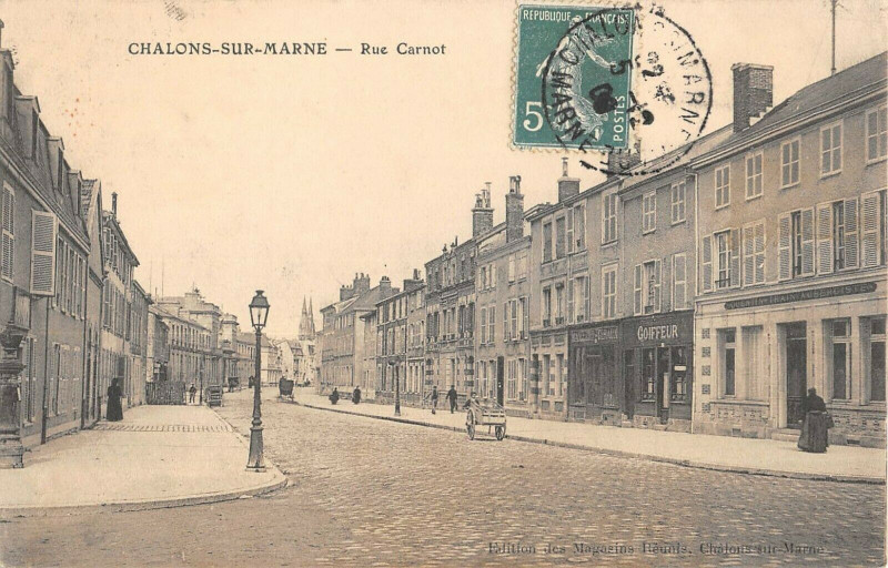 Carte postale ancienne Chalons Sur Marne Rue Carnot