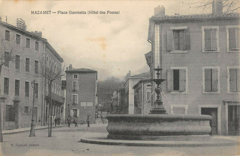 Carte postale ancienne Mazamet Place Gambetta Hotel Des Postes à Mazamet