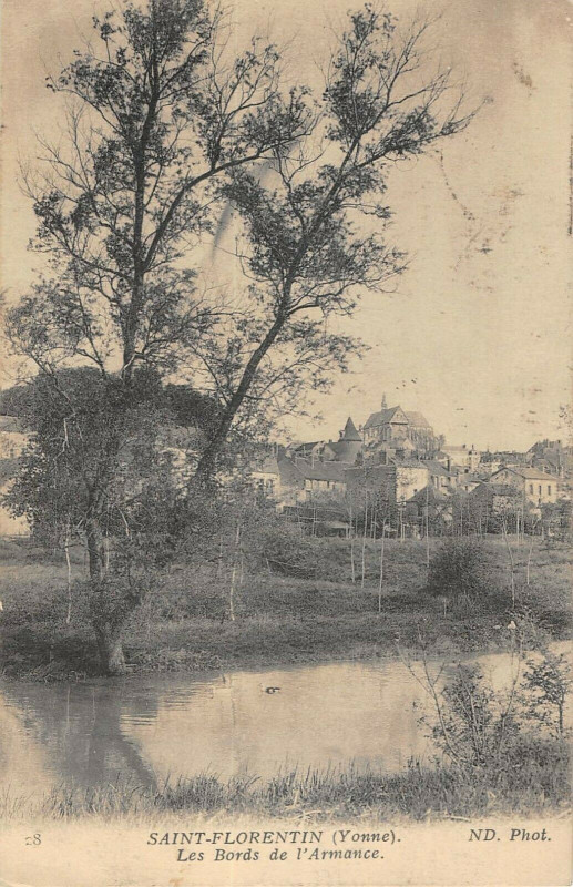 Carte postale ancienne Saint Florentin Les Bords De L'Armance à Saint-Florentin