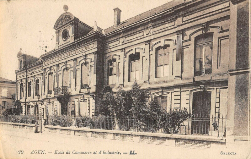 Carte postale ancienne Agen Ecole De Commerce Et D'Industrie à Agen