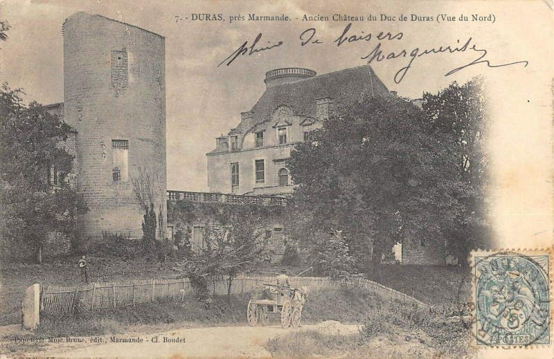 Carte postale ancienne Duras L'Ancien Chateau Des Ducs De Duras Vue Du Nord à Duras