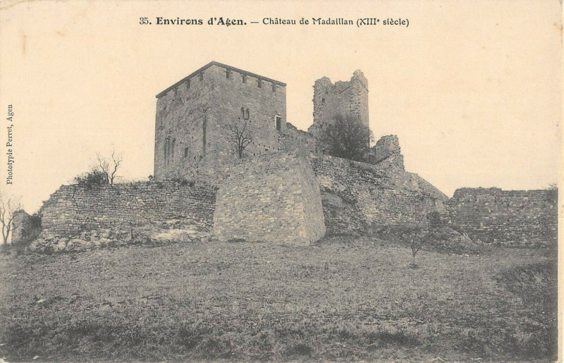 Carte postale ancienne Env.d'Agen Chateau De Madaillan à Madaillan