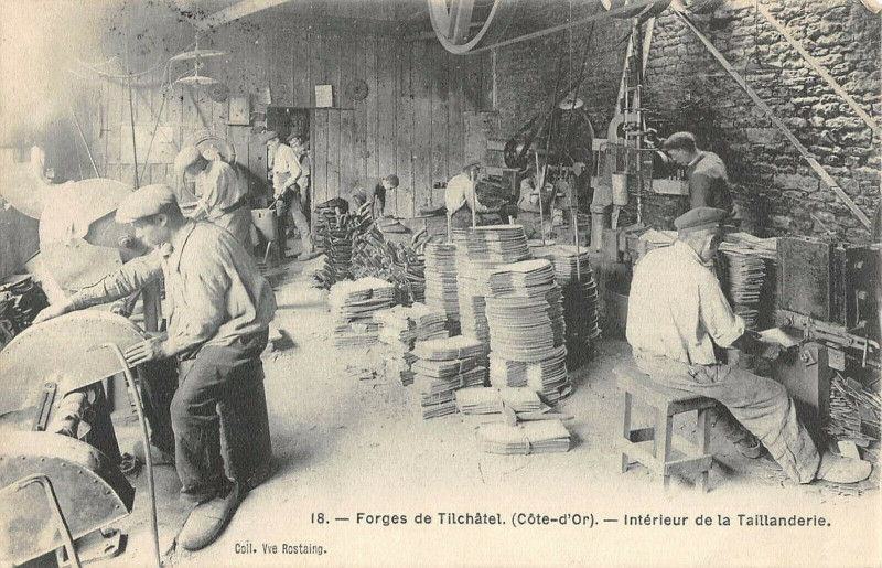 Carte postale ancienne Forges De Tilchatel Interieur De La Taillanderie (cpa rare
