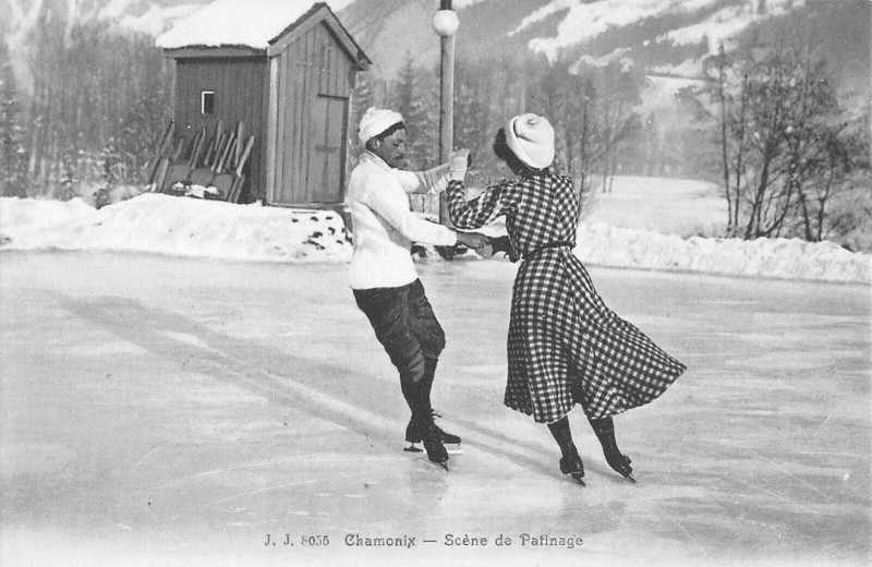 Carte postale ancienne Chamonix Scene De Patinage