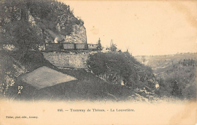Carte postale ancienne Tramway De Thones La Louvetiere à Thônes