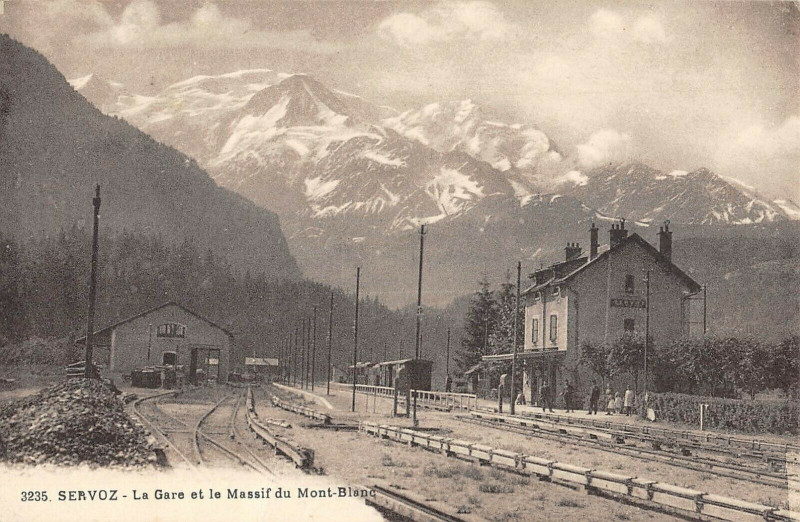 Carte postale ancienne Servoz La Gare à Servoz
