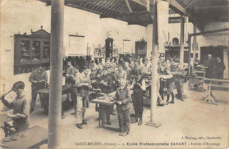 Carte postale ancienne Saint Michel Aisne Ecole Professionnelle Savart Atelier Ajustage à Saint-Michel
