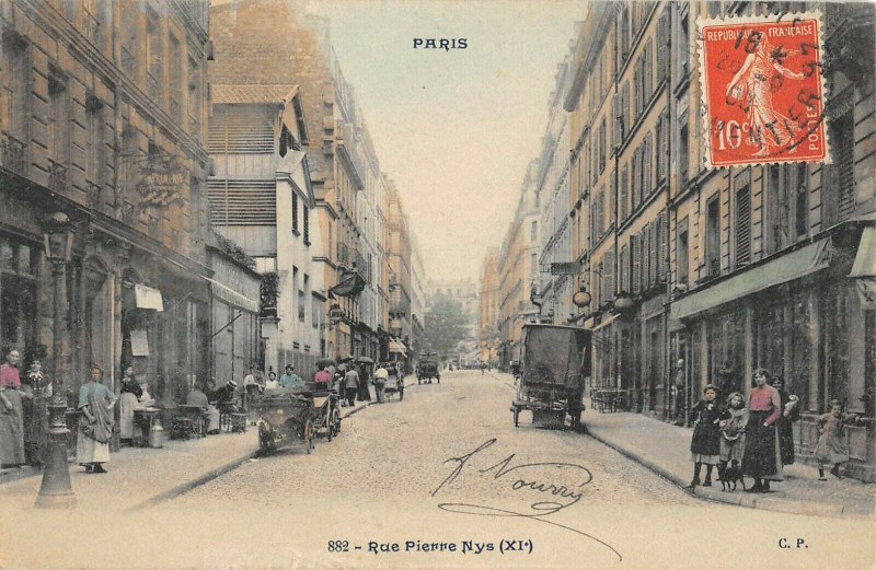 Carte postale ancienne Paris XIe La Rue Pierre Nys à Paris 11e