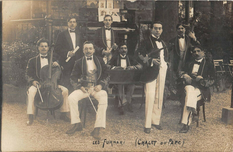 Carte postale ancienne Paris Xe Les Furnari Au Chalet Du Parc Rosario Furnari 22bd Saint Denis à Paris 10e
