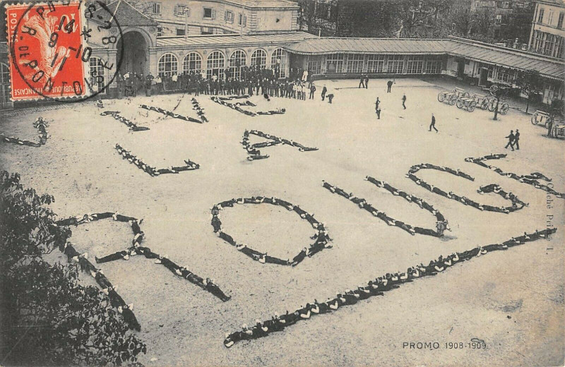Carte postale ancienne Paris Ve  Ecole Polytechnique Vive La Rouge à Paris 5e