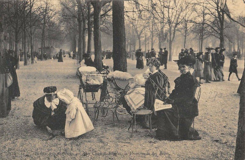 Carte postale ancienne Paris Scenes Parisiennes Aux Champs Elysees La Promenade Des Bebes à Paris