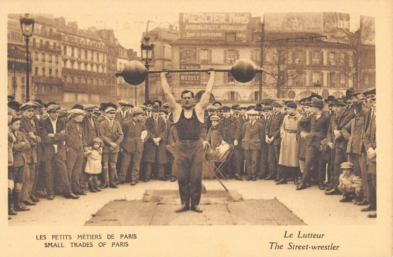 Carte postale ancienne Les Petits Métiers de Paris - Le Lutteur à Paris