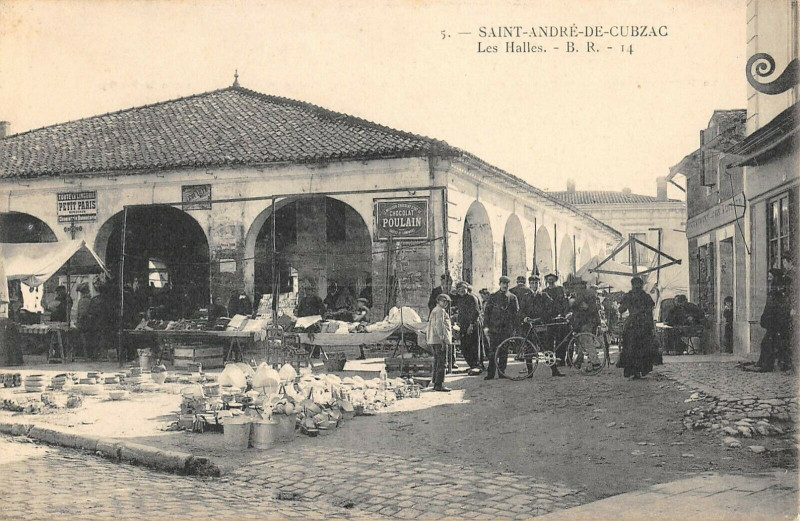 Carte postale ancienne Saint Andre De Cubzac Les Halles