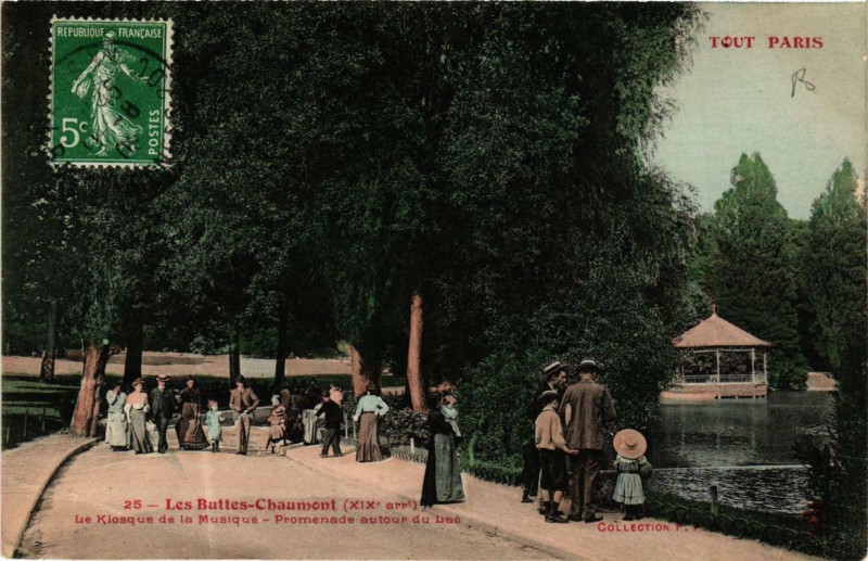 Carte postale ancienne Les Buttes-Chaumont - Le Kiosque de la Musique - Promenade autour du Lac à Paris 19e